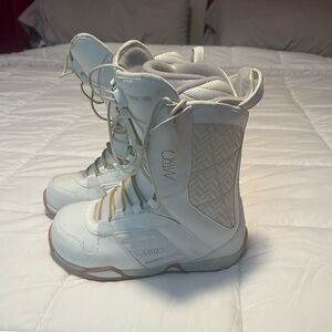 Nitro snow boarding boots
